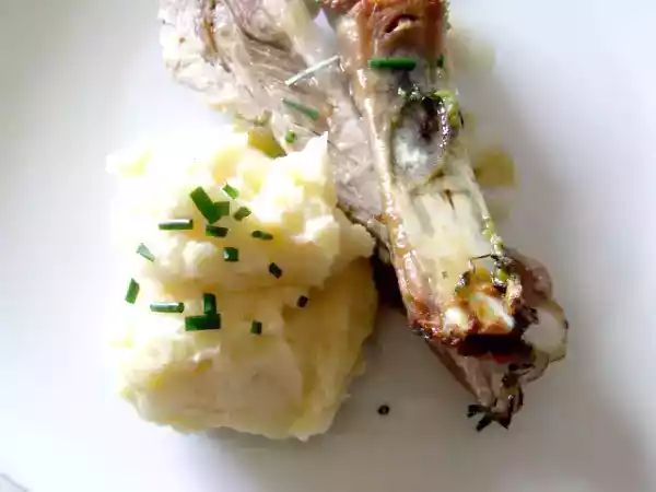 Receita Entrecosto com ervas aromáticas e puré de batata