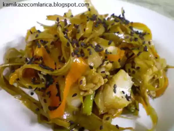 Receita Merluza com shimeji e kinpira de legumes