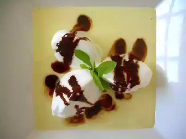 Receita Oeufs à la neige (ovos nevados)