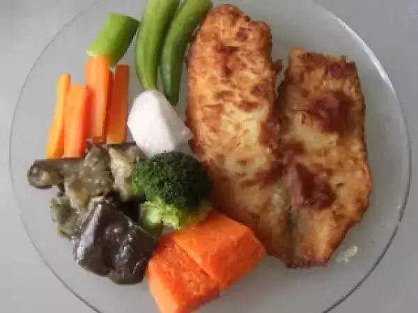 Receita Filé de st peter empanado, com legumes