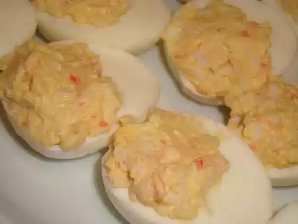 Receita Ovos recheados com camarão e delícias do mar