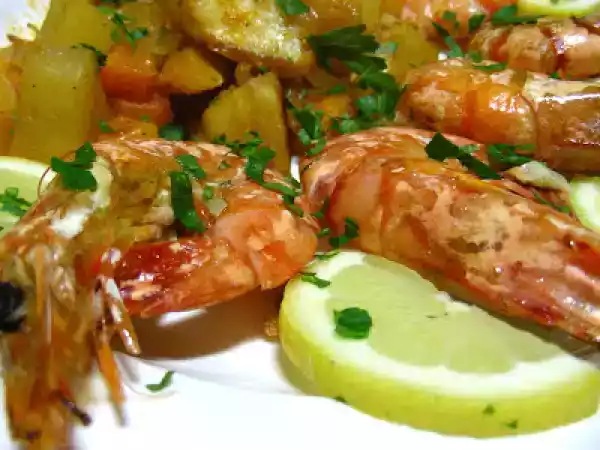 Receita Camarões no forno com batatinhas e cenouras