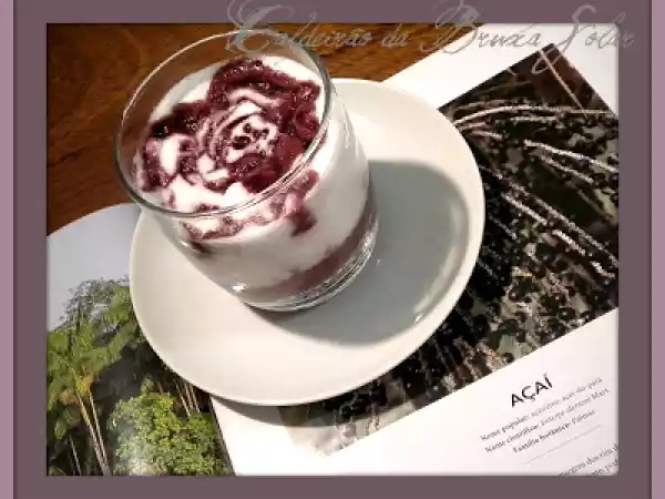 Receita Spumoni de iogurte e coco mesclado de açaí