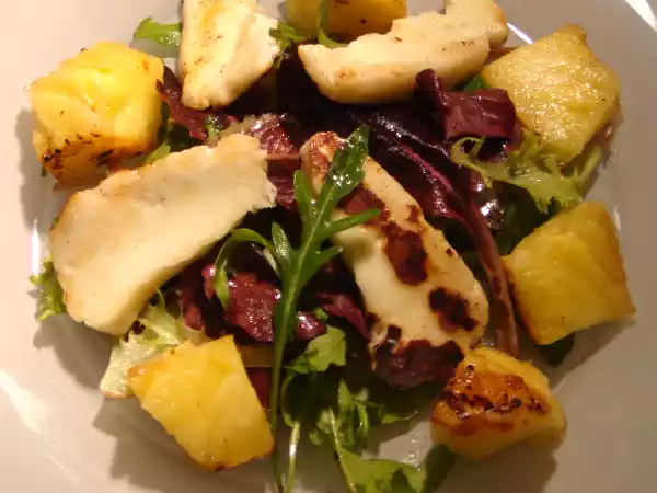 Receita Salada de queijo grelhado