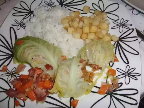 Receita Trouxas de frango e farinheira em lombarda