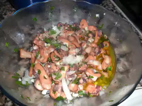 Receita Salada de polvo / ovos mexidos com farinheira