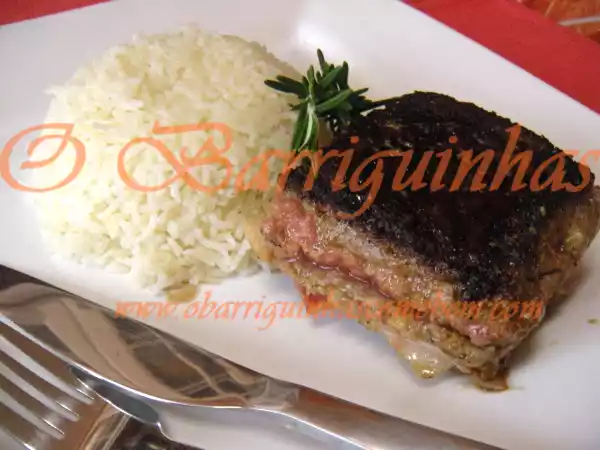 Receita Almofadinhas e rolo de carne com salsicha fresca