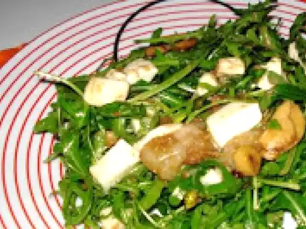 Receita Salada de rúcula, mozzarella e pêra caramelizada