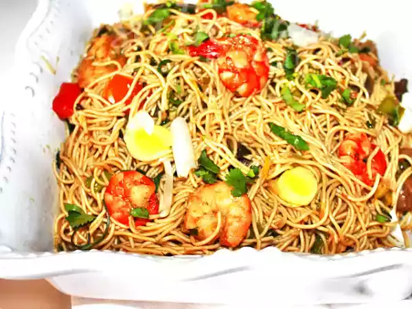 Receita Camarão com noodles