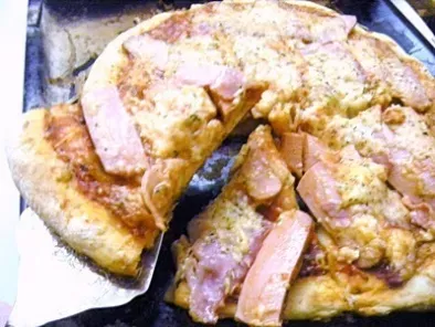 Receita Pizza com salsichas e bacon