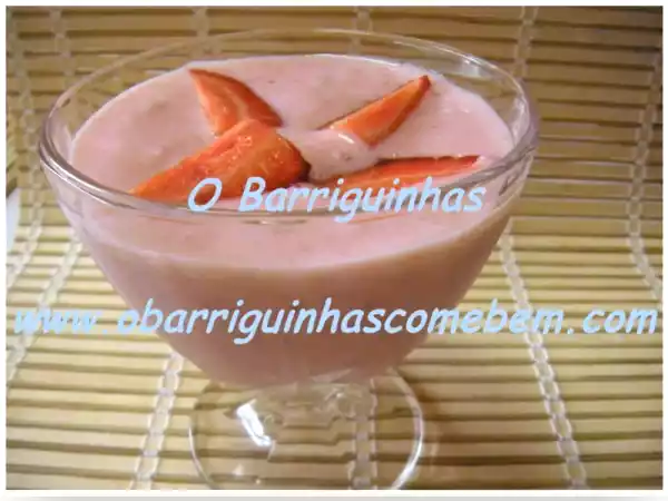 Receita Taça fria de morangos