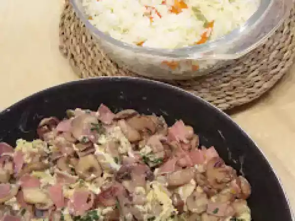 Receita Ovos, cogumelos, fiambre com arroz de pimentos