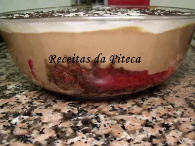 Receita Trifle de chocolate e morango