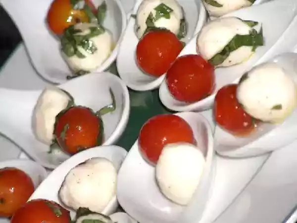 Receita Mini salada caprese - insalata caprese