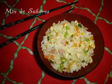 Receita Yakimeshi - arroz temperado a moda chinesa