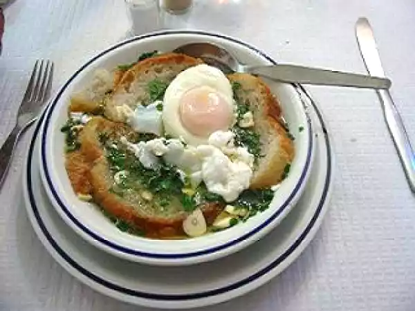 Receita Açorda à alentejana, açorda de alho ou açorda de coentros
