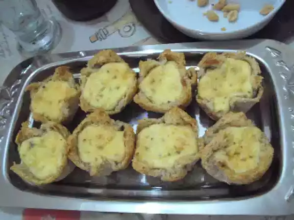 Receita Tortinhas de pão integral com recheio à base de maionese e requeijão cremoso