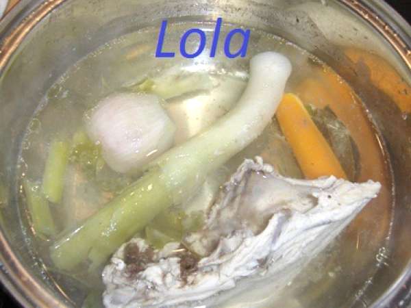 Receita Caldo de frango caseiro