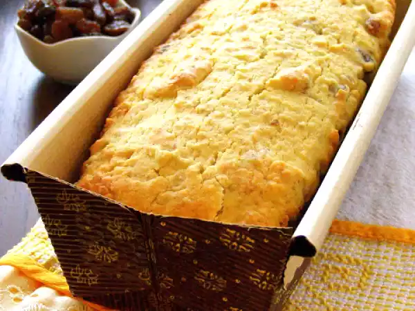 Receita Bolo de banana, castanha do pará e uva passa