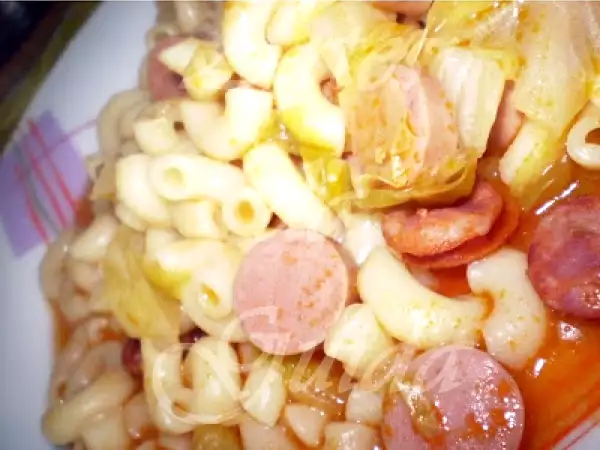 Receita Cotovelos com salsicha, linguiça e couve