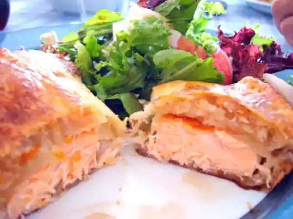 Receita Folhados de salmão com salada ibérica