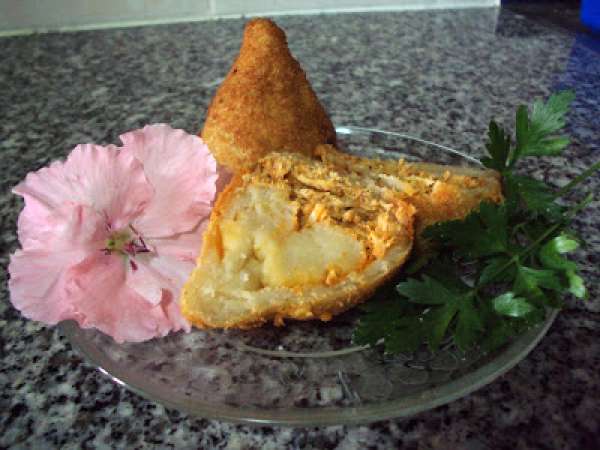 Receita Coxinhas de frango brasileiras