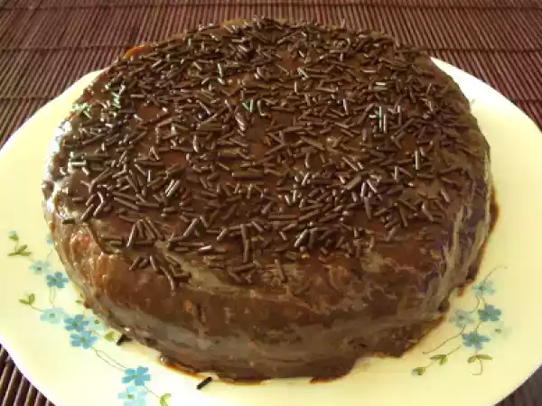 Receita Bolo de baunilha com brigadeiro