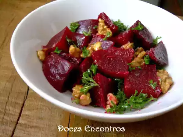 Receita Salada marroquina de beterraba, canela e salsa