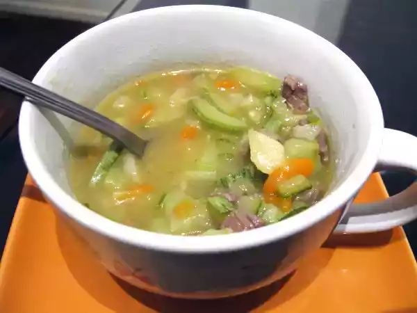 Receita Sopa de carne com legumes