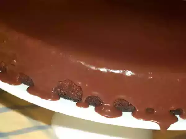 Receita Bolo de cenoura com cobertura de chocolate de leite