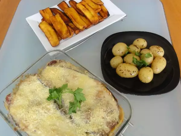 Receita Lasanha de berinjela, batatinhas calabresa e banana da terra frita