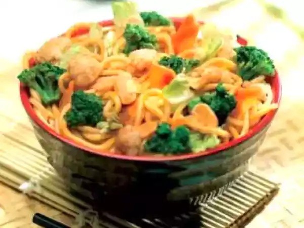 Receita Receita de macarrão oriental com legumes