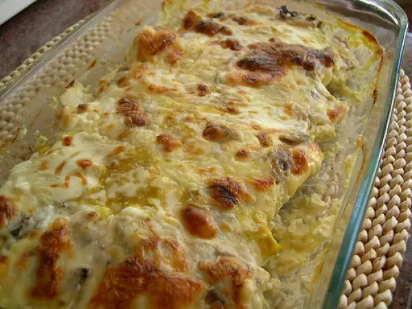 Receita Bifinhos de peru com queijo, natas e cogumelos