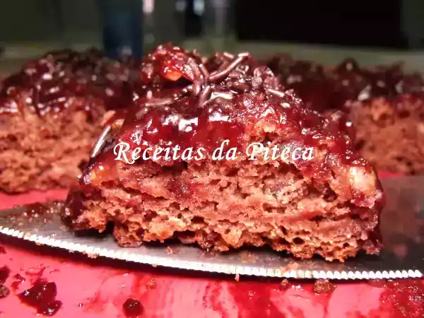 Receita Bolo pudim com avelãs