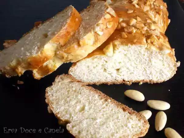 Receita Pão de iogurte com amêndoas