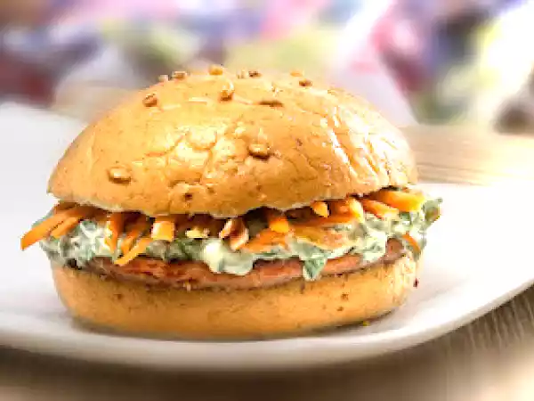 Receita Cheeseburguer ao creme de espinafre