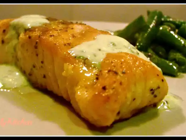 Receita Salmão grelhado com molho de iogurte e limão