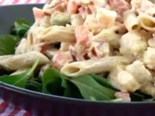 Receita Salada de macarrão com camarão e abacate