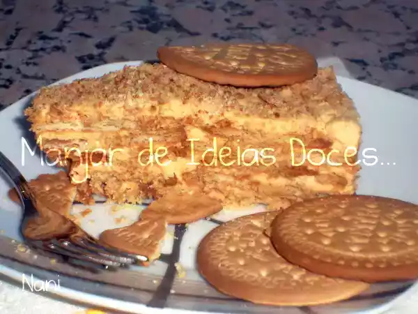 Receita Bolo de bolacha com leite condensado cozido
