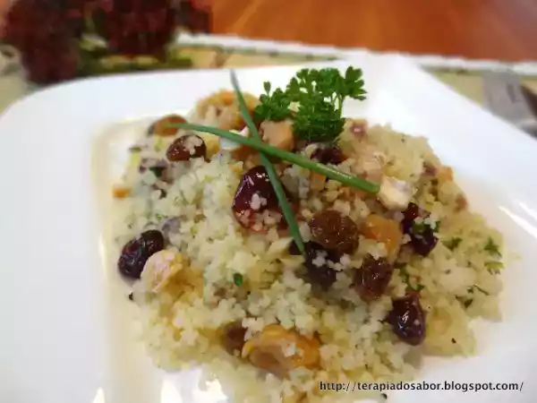 Receita Cuscuz marroquino com frutas secas e castanhas de caju caramelizadas