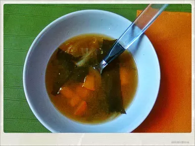 Receita Sopa miso com wakamé e millet