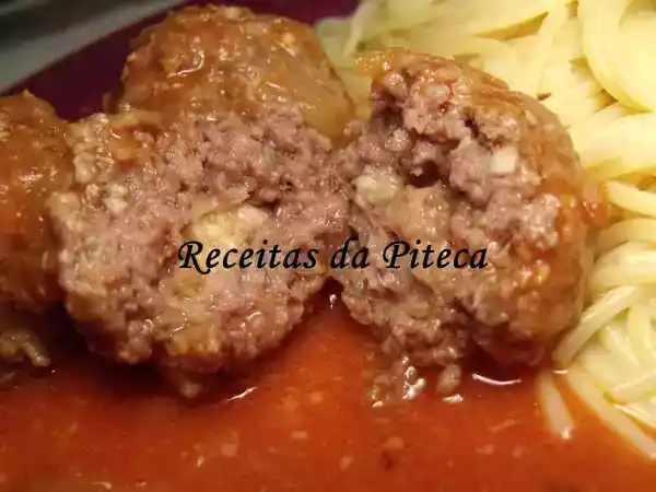 Receita Almôndegas recheadas com queijo