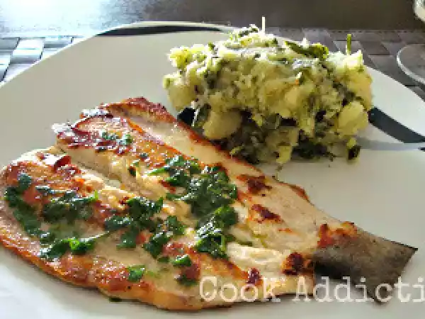 Receita Truta grelhada com molho de manteiga e migada de batata e couve