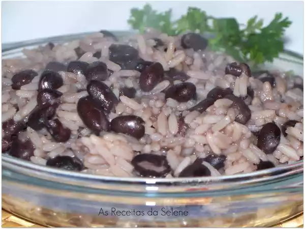 Receita Arroz de feijão preto