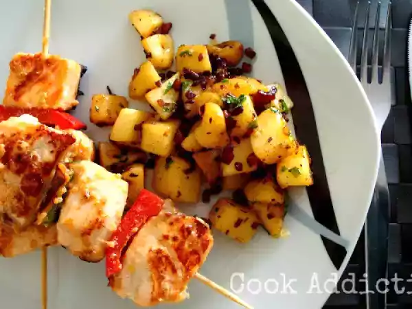 Receita Espetadas de salmão & batatas salteadas com bacon