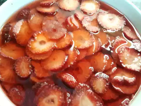 Receita Sobremesa de gelatina com morangos