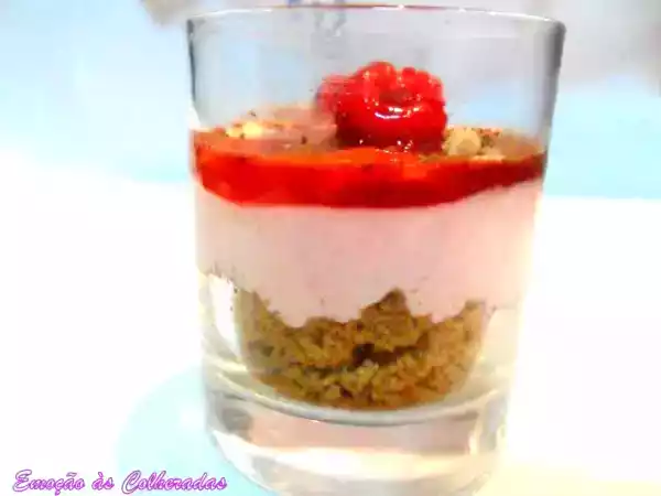 Receita Sobremesa de iogurte de morango