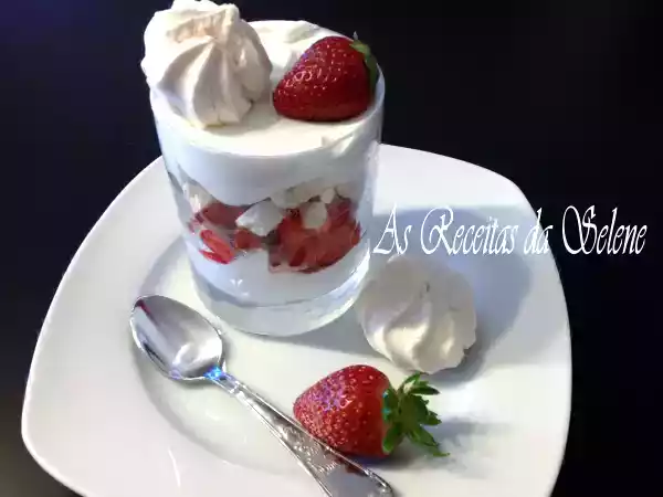 Receita Morangos com suspiros