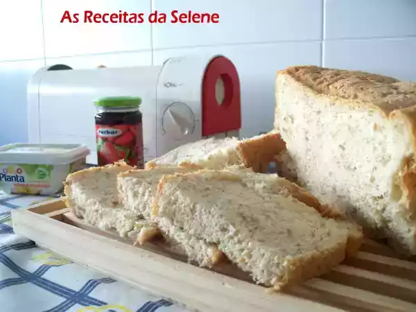 Receita Pão branco com sementes de linhaça e sésamo - mfp