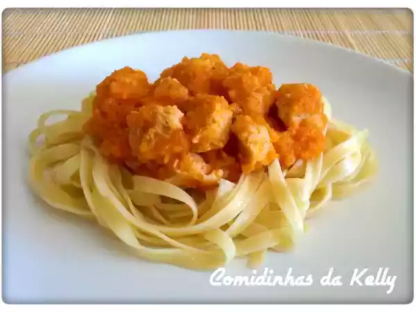 Receita Fettuccini com soja e molho de tomate